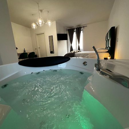 Habitat Luxury Suites Bellona Екстер'єр фото